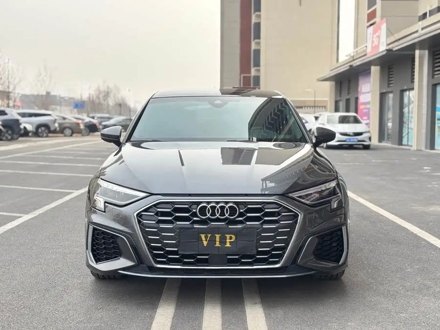 أودي A3 2023 موديل مُحدث سبورت باك 35 TFSI إصدار رياضي أنيق