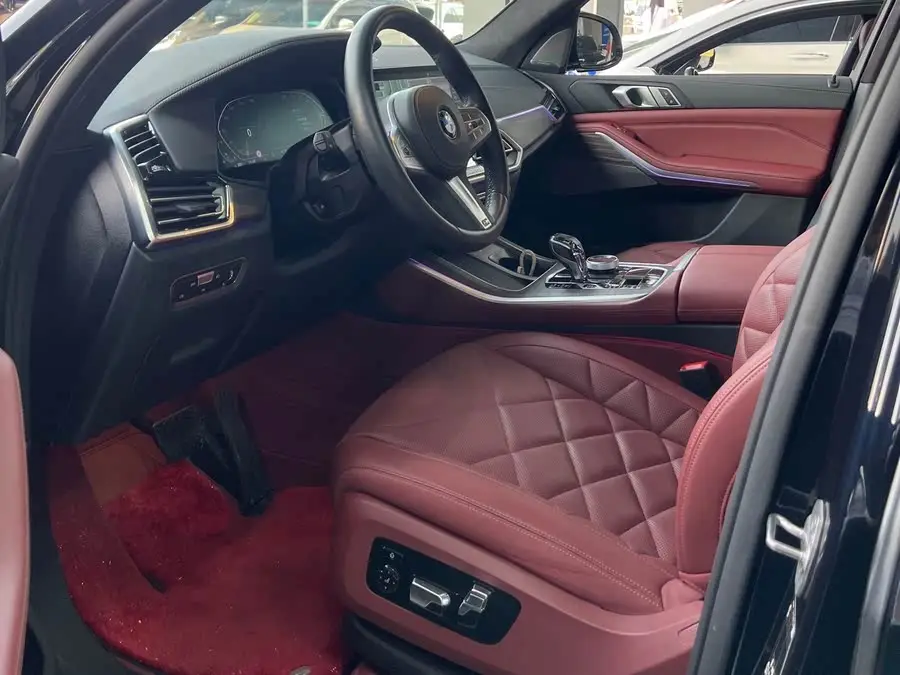 بي إم دبليو X5 2022 xDrive 40Li حزمة M الرياضية