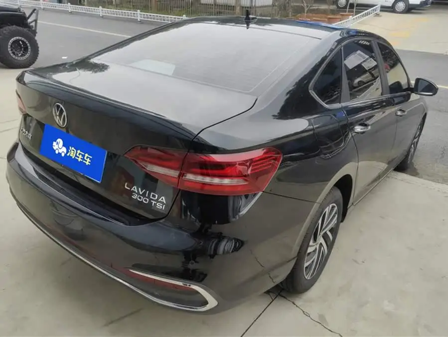 لاميدا 2023 300TSI DSG النسخة الكاملة