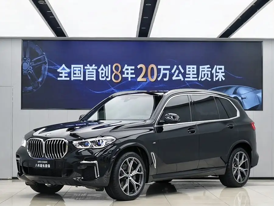 بي إم دبليو X5 طراز 2022 تحديث xDrive 40Li حزمة رياضية M