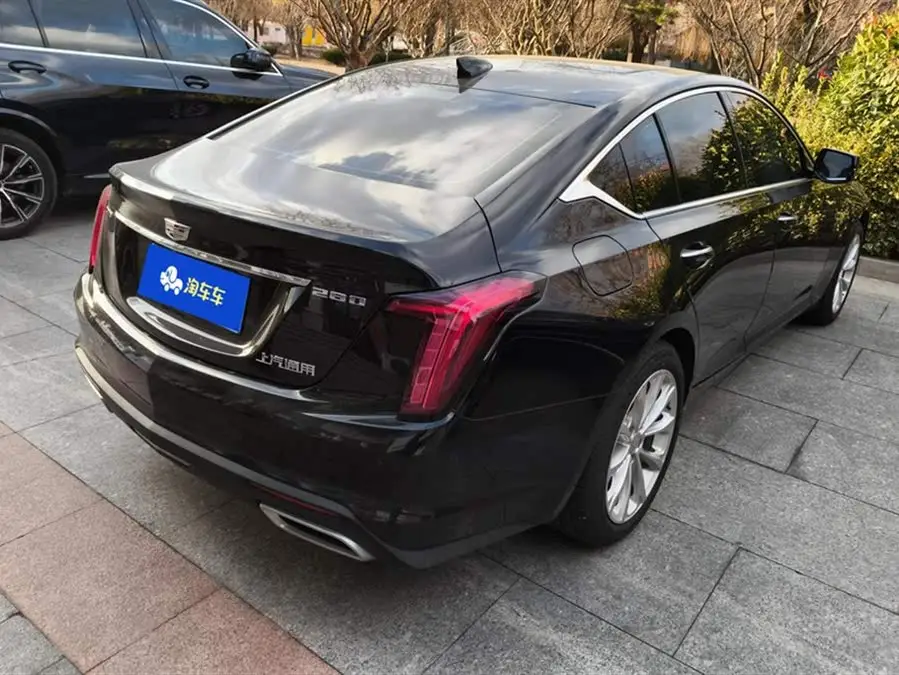 كاديلاك CT5 2022 28T الفاخرة (النسخة القياسية)