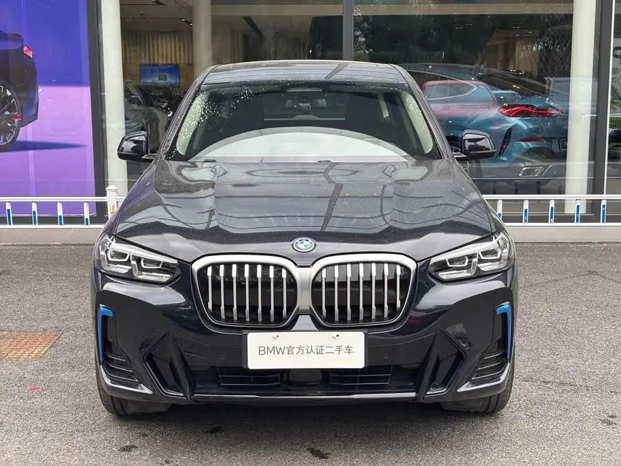 BMW iX3 2022 Leading Version