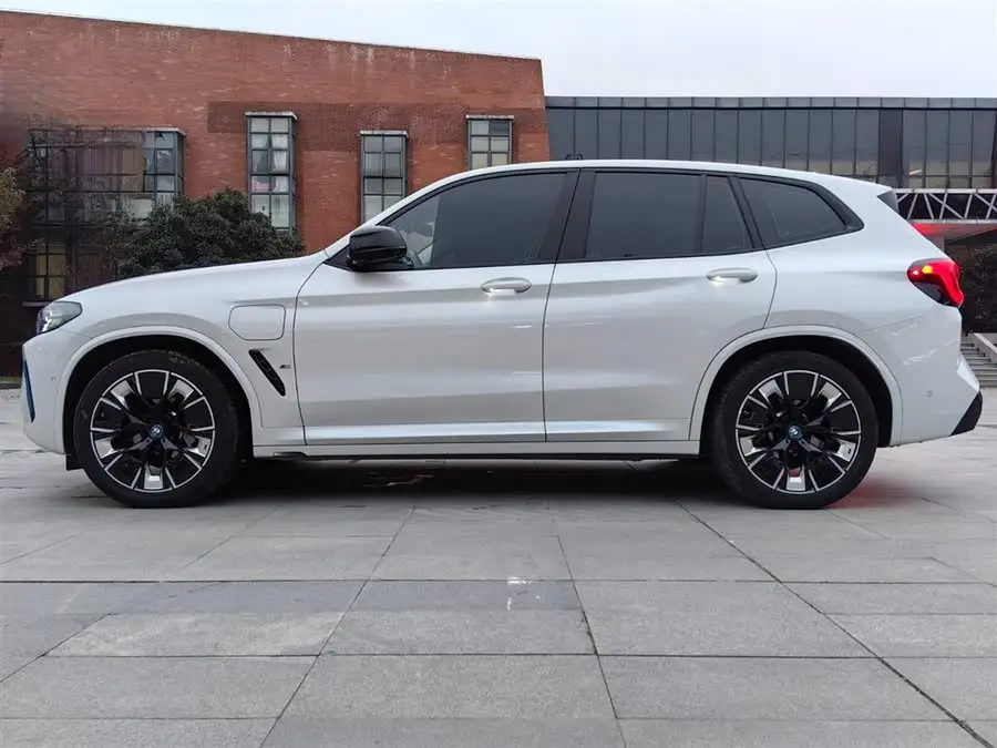 BMW iX3 2022 Model Leader Edition