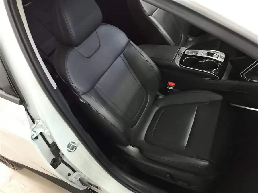 2023 توكسون L 1.5T أوتوماتيكي دفع ثنائي إصدار LUX المتميز