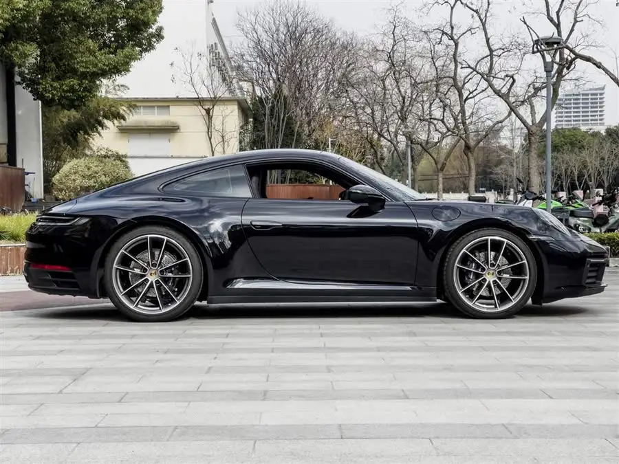 بورش 911 طراز 2023 كاريرا 3.0T