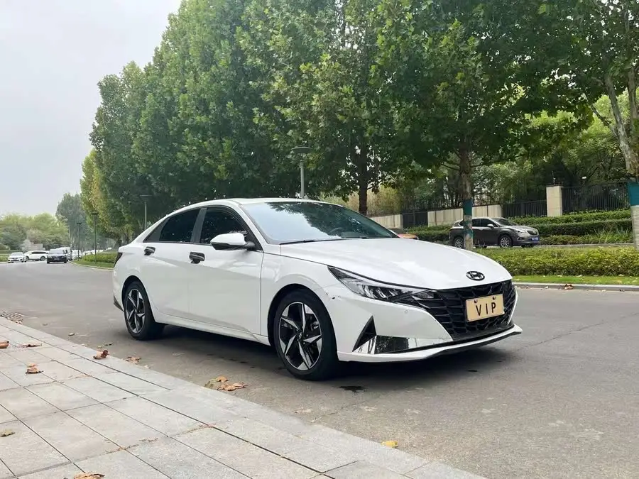 إلنترا 2021 1.5 لتر CVT LUX النسخة الممتازة