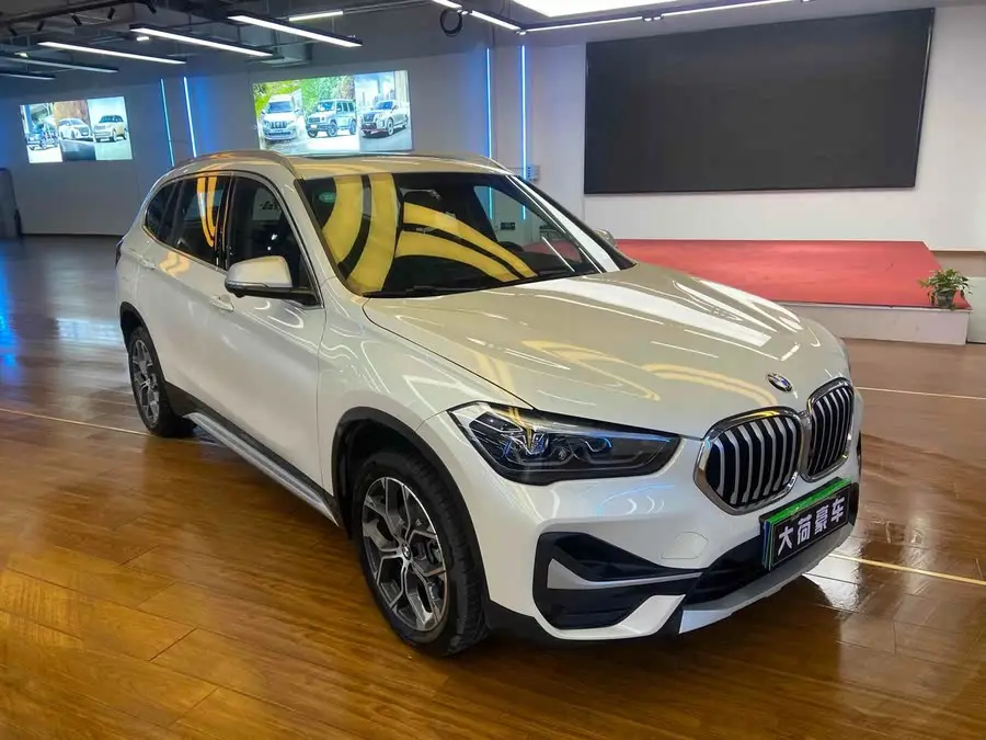 بي إم دبليو X1 2021 sDrive20Li الفئة الفاخرة