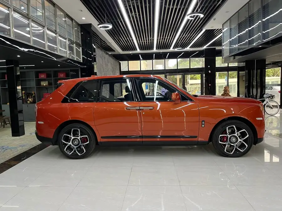 كولينان 2024 بلاك بادج