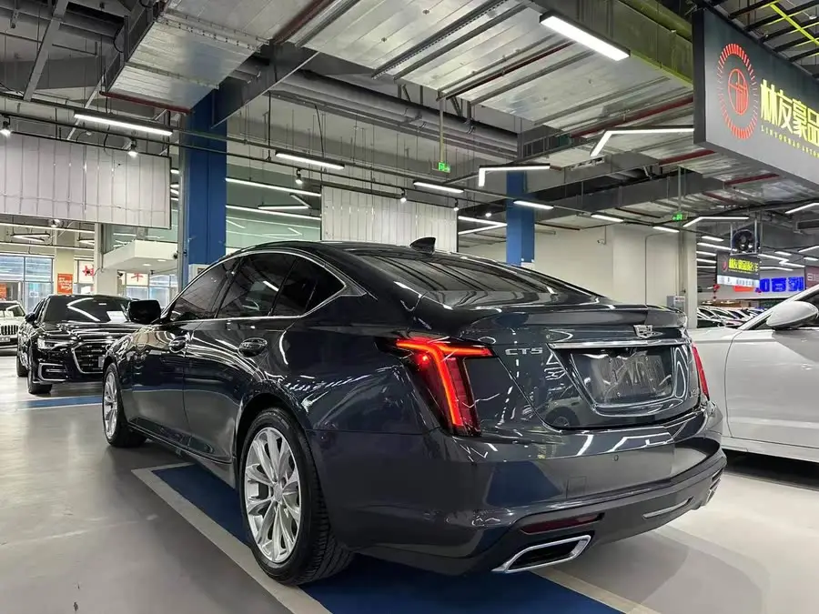 كاديلاك CT5 2022 28T الفاخرة