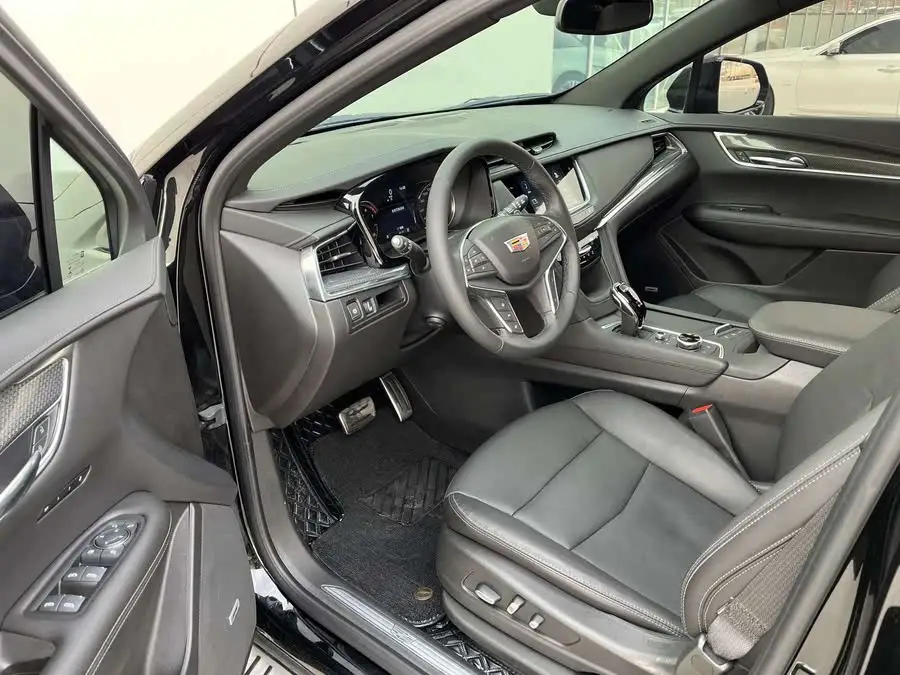 كاديلاك XT5 2022 2.0T دفع رباعي فاخر (إصدار الطائر الطنان)