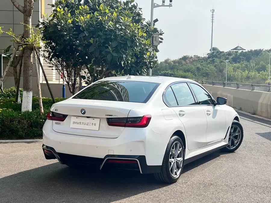 بي إم دبليو i3 2025 eDrive 35 L