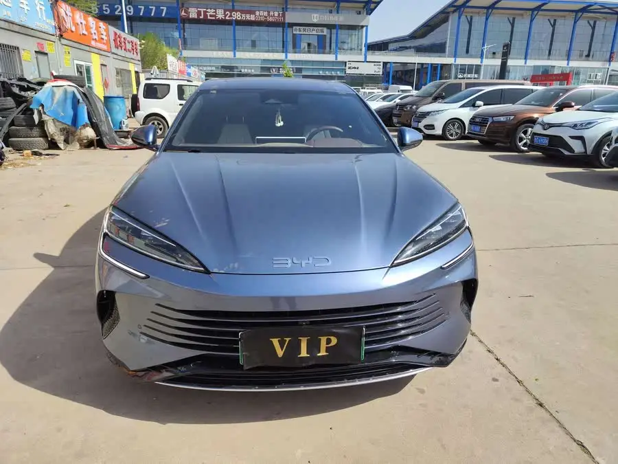 سيلاون 2023 DM-i 1.5T 121 كم الطراز الرائد