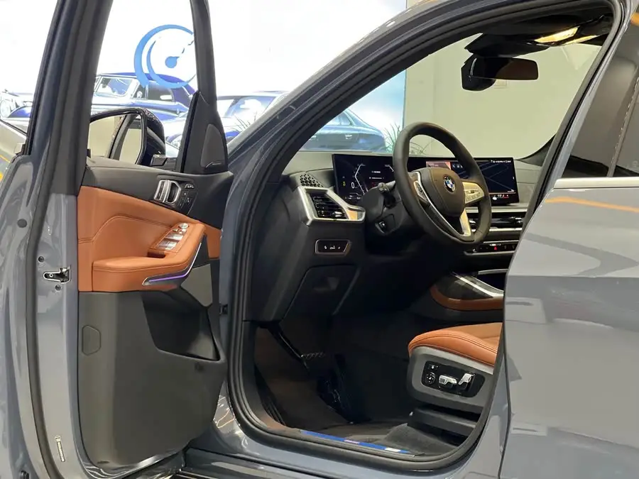 BMW X7 2023 xDrive40i Luxury Package