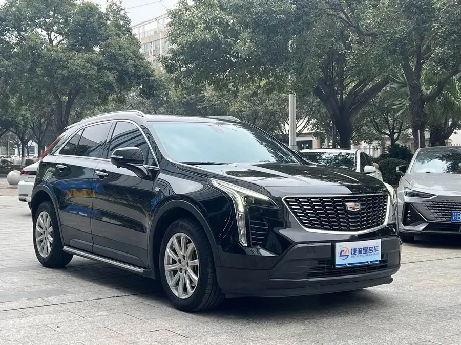 Cadillac XT4 2022 28T FWD Luxury