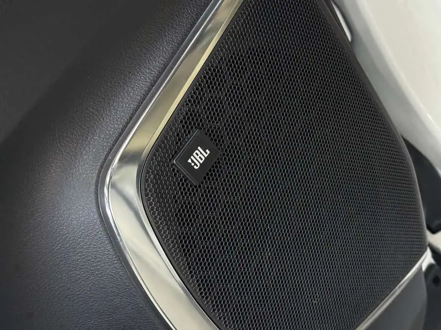 ألفارد 2020 هايبرد 2.5 لتر فاخرة