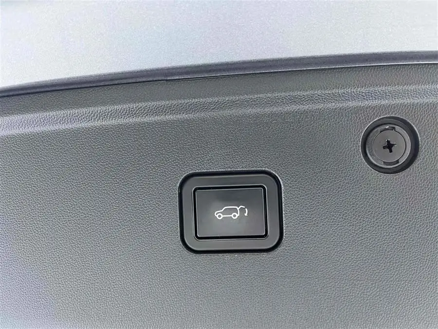 تشانجان UNI-K 2021 2.0T بنسخة الدفع الرباعي الفاخرة