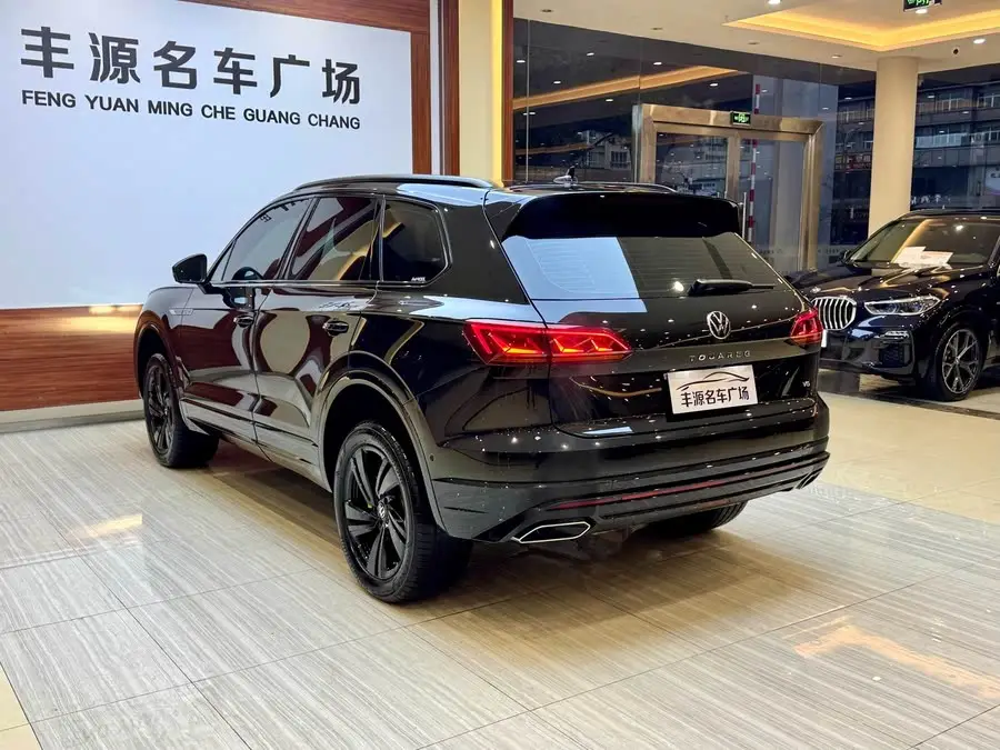 Touareg 2023 3.0 TSI R-Line Black Sport Package