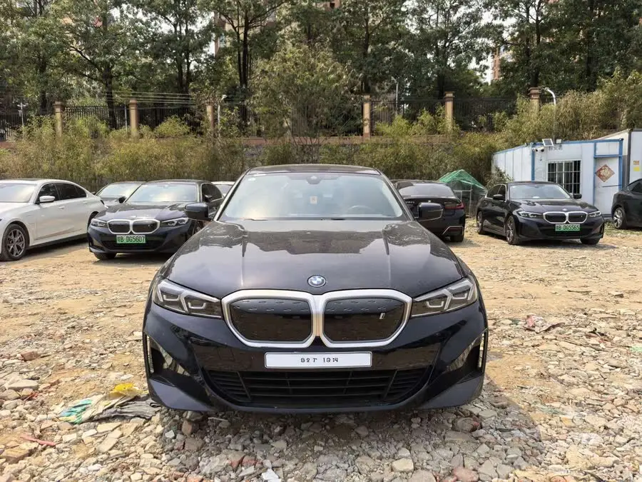 بي إم دبليو i3 2022 eDrive 35 L