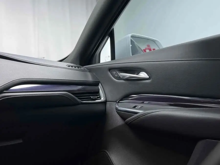 Cadillac XT4 2021 28T FWD Luxury