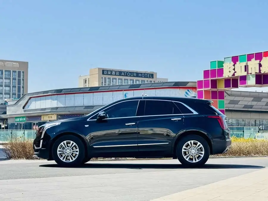 كاديلاك XT5 2022 2.0T فئة الرفاهية دفع أمامي