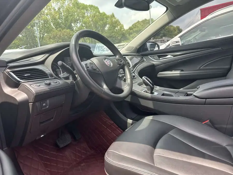 بيوك لاكروس 2021 652T الفاخرة