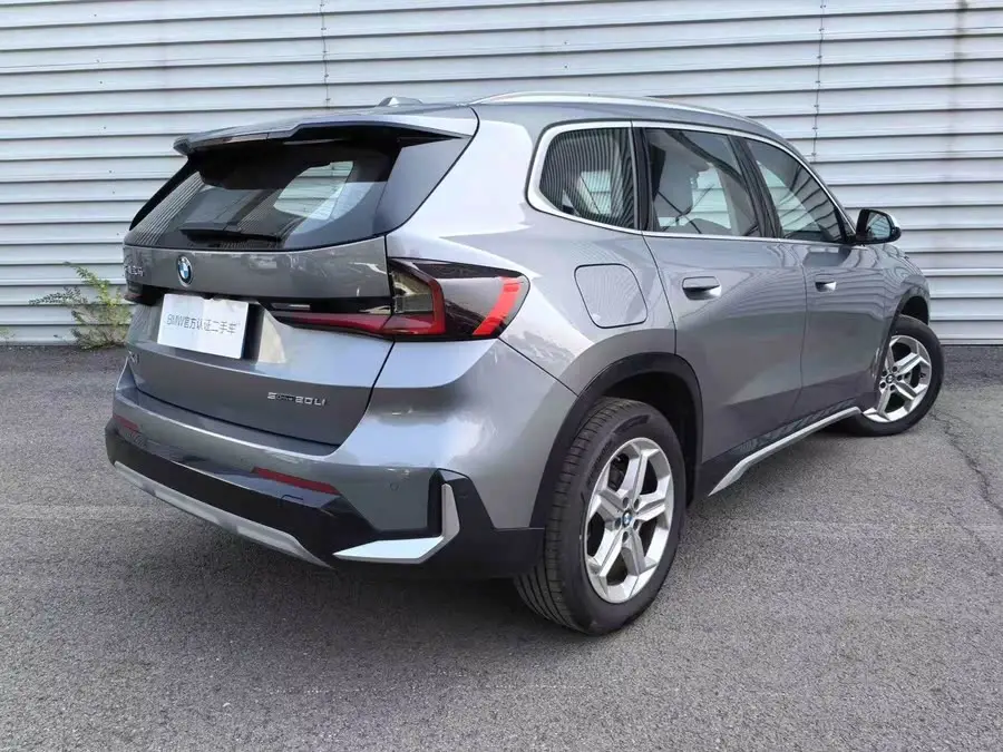 بي إم دبليو X1 2023 sDrive20Li حزمة تصميم X