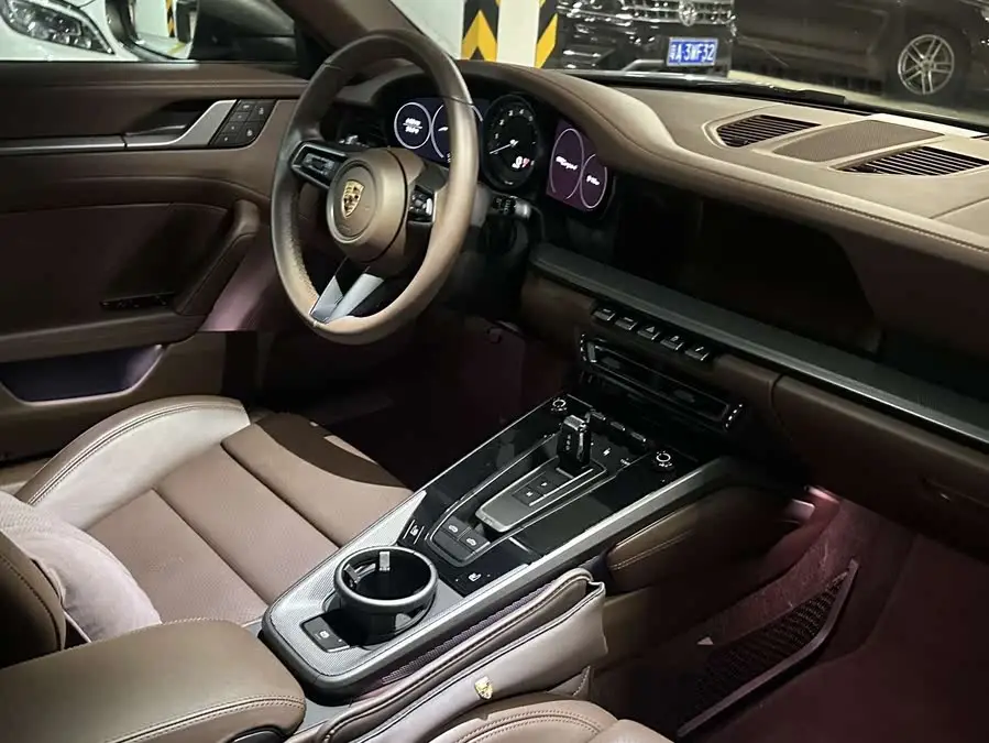 بورشه 911 2023 طراز تارغا 4 3.0T