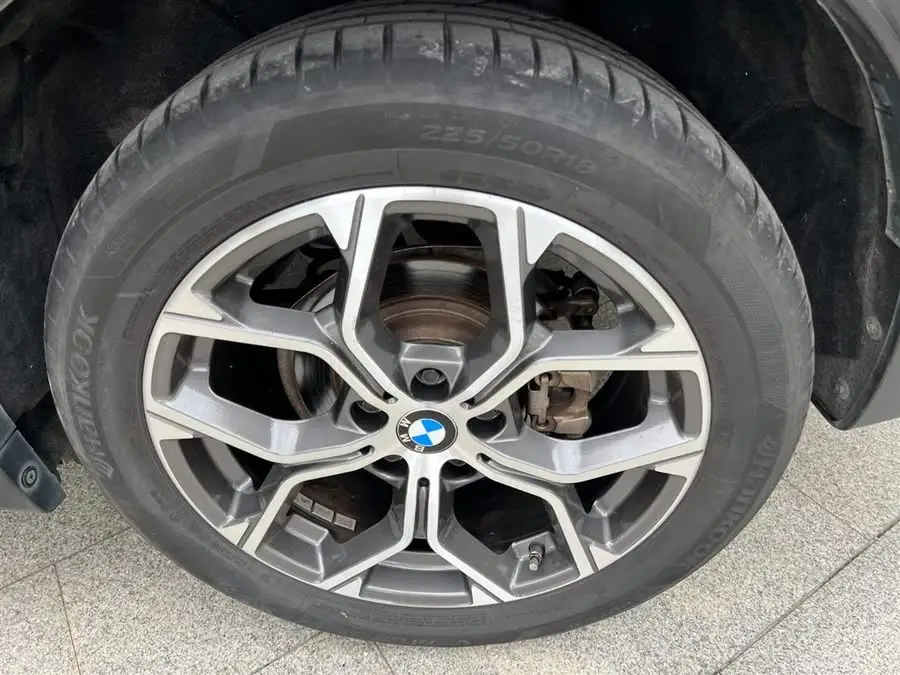 BMW X1 2020 sDrive25Li Leading Edition