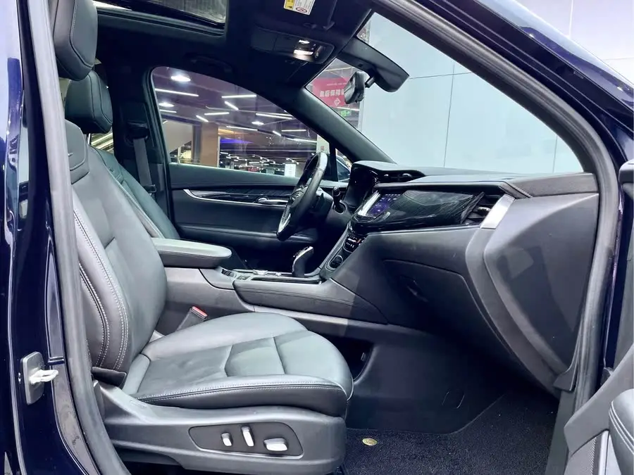 كاديلاك XT6 2021 2.0T ذو ستة مقاعد ودفع رباعي فاخرة