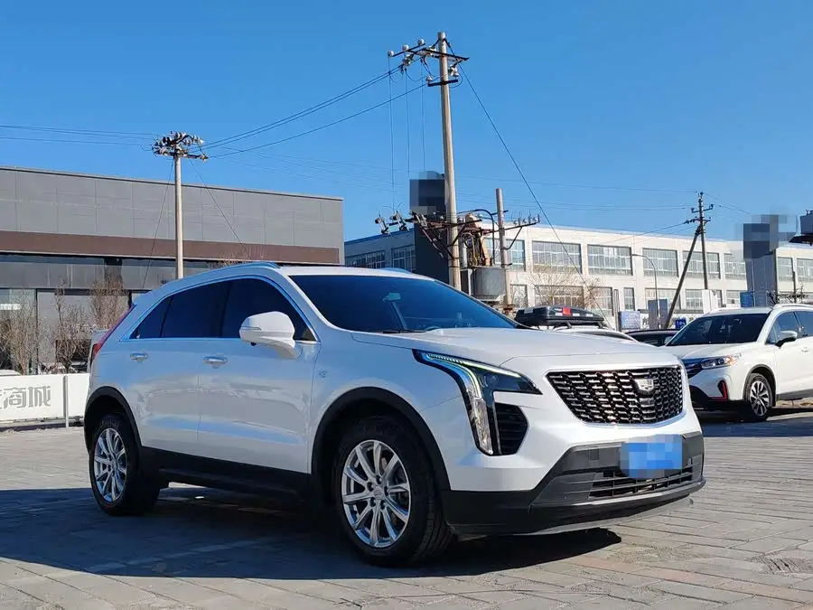 Cadillac XT4 2022 28T FWD Luxury