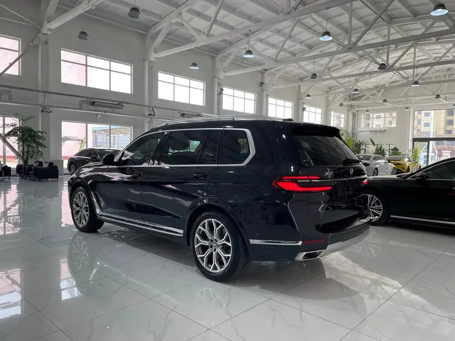 BMW X7 2023 xDrive40i Luxury Package