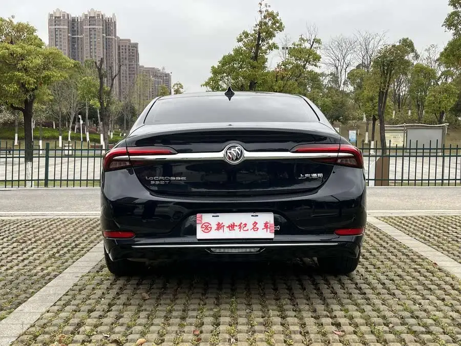 بويك لاكروس 2021 552T فاخرة