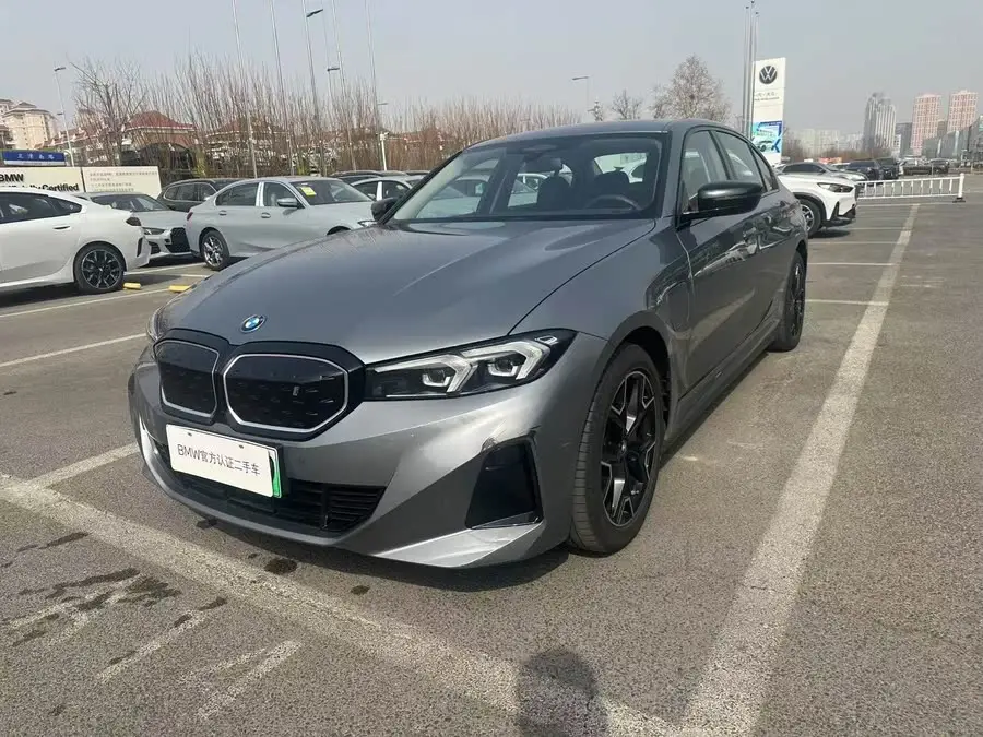 بي إم دبليو i3 2023 eDrive 40 L حزمة الليل