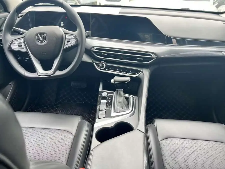 إيدونغ 2020 بلس 1.6 لتر GDI أوتوماتيكي فاخرة