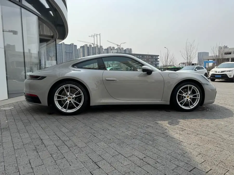 بورش 911 2023 كاريرا 3.0T