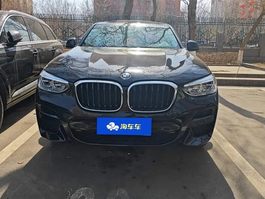 بي إم دبليو X4 طراز 2021 xDrive 25i حزمة رياضية M