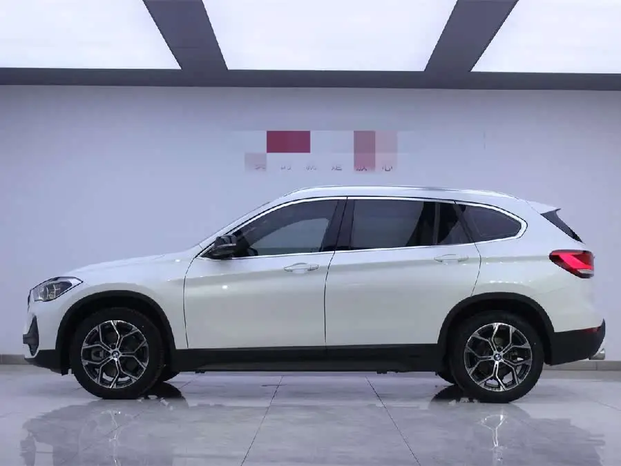 بي إم دبليو X1 2022 sDrive25Li النسخة الرائدة