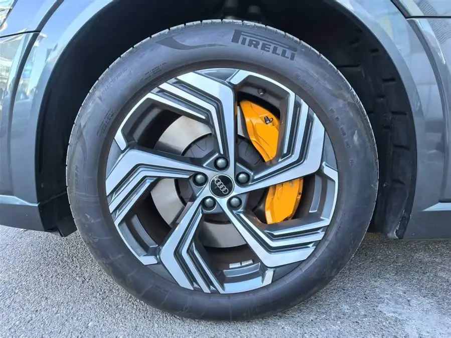 Audi e-tron 2021 50 quattro Selection