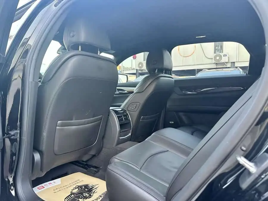 كاديلاك CT6 2021 28T طراز أنيق