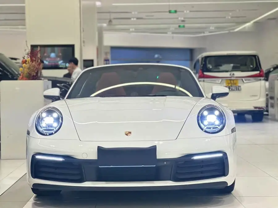 بورش 911 2023 طراز تارغا 4 3.0T