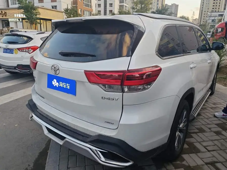 2021 تويوتا هايلاندر 2.0T بنظام الدفع الرباعي نسخة النخبة 7 مقاعد