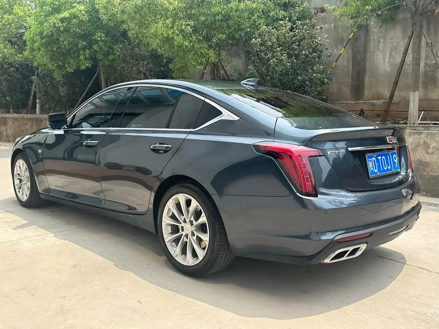 كاديلاك CT5 2021 طراز مُعدَّل 28T فاخرة