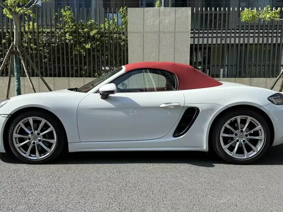 Porsche 718 2022 Model Boxster 2.0T