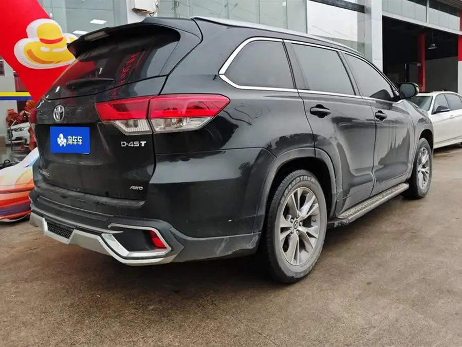 هايلاندر 2021 2.0T النسخة النخبوية ذات الدفع الرباعي 7 مقاعد