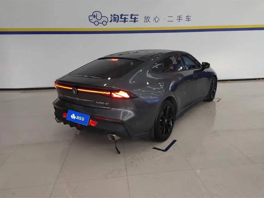 Changan UNI-V 2022 1.5T Premium