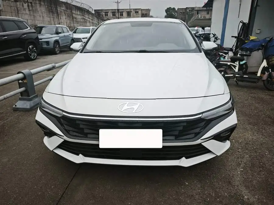 إيلانtra 2023 1.5 لتر CVT GLS النسخة الرائدة