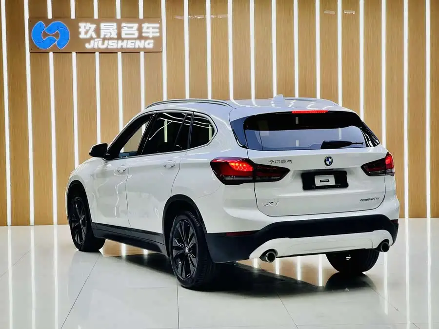 بي إم دبليو X1 2021 sDrive20Li نسخة الموضة