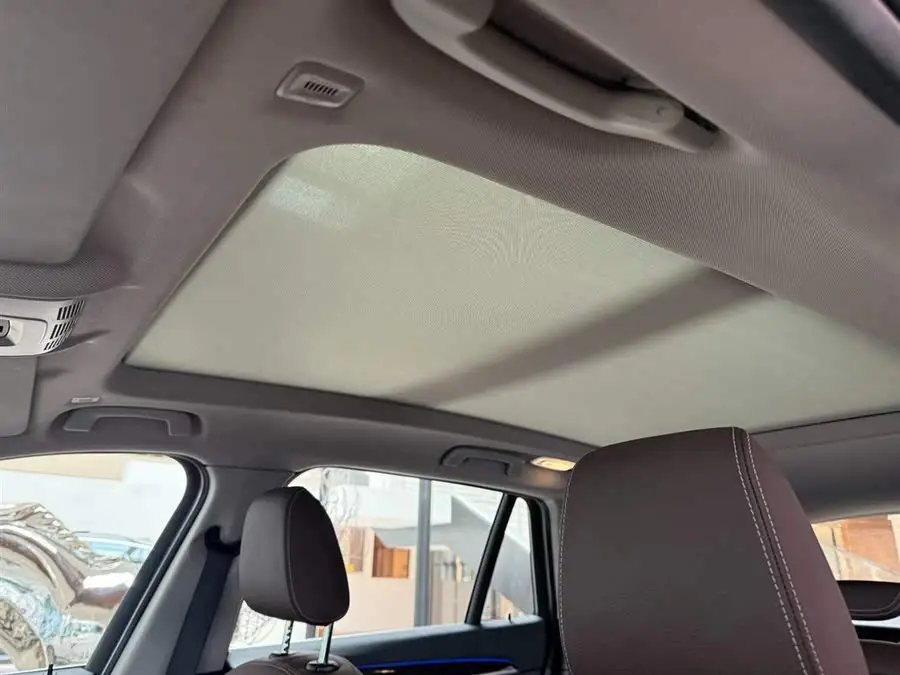 بي إم دبليو X1 2022 xDrive25Li الفئة الفاخرة