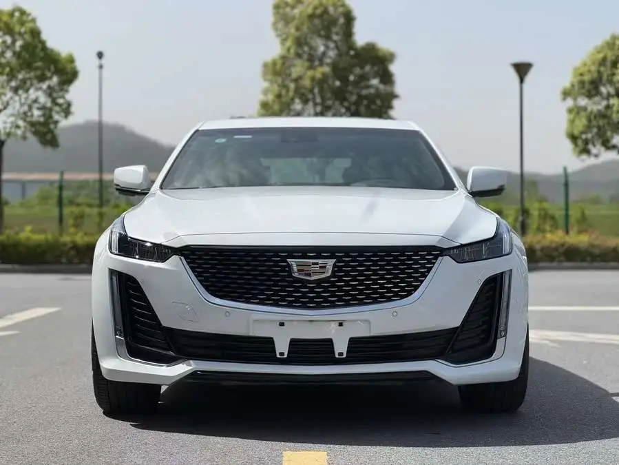 كاديلاك CT5 طراز 2023 28T فاخرة (الإصدار القياسي)