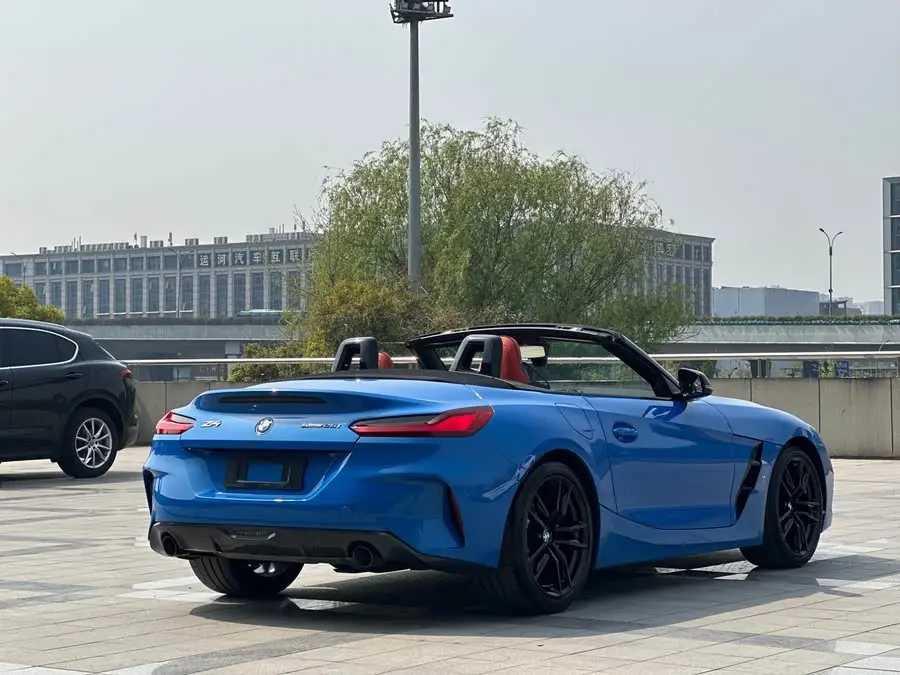 بي إم دبليو Z4 2022 sDrive 25i حزمة الظل الرياضية M